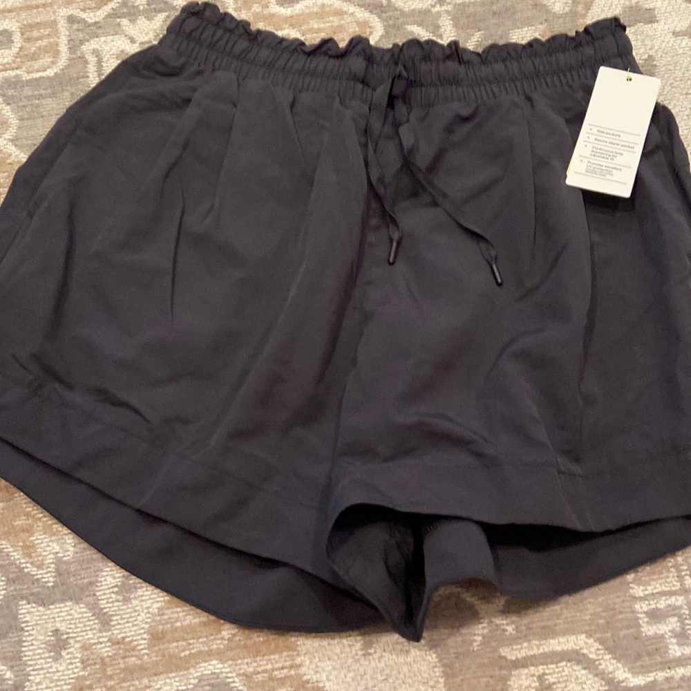 All in Motion Shorts | All in Motion Women's
High-Rise Resort Short | Bl… - Picture 3 of 5
